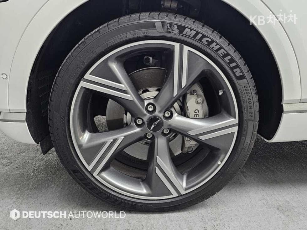 Genesis GV802.5 Turbo Gasoline AWD - 5