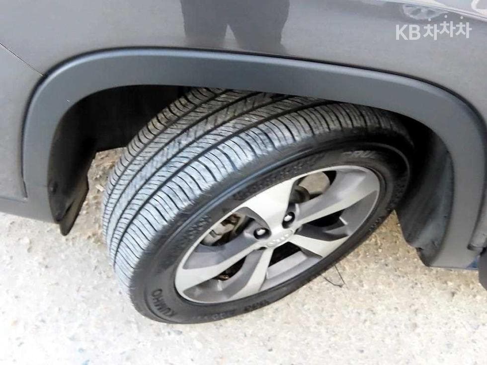 지프 체로키(KL)2.4 Бензин AWD Стандартен - 20