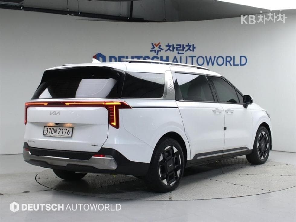 Киа The New (фейслифт) Канивал Хибрид 4-то поколение1.6 HEV 9-местен Noblesse - 2