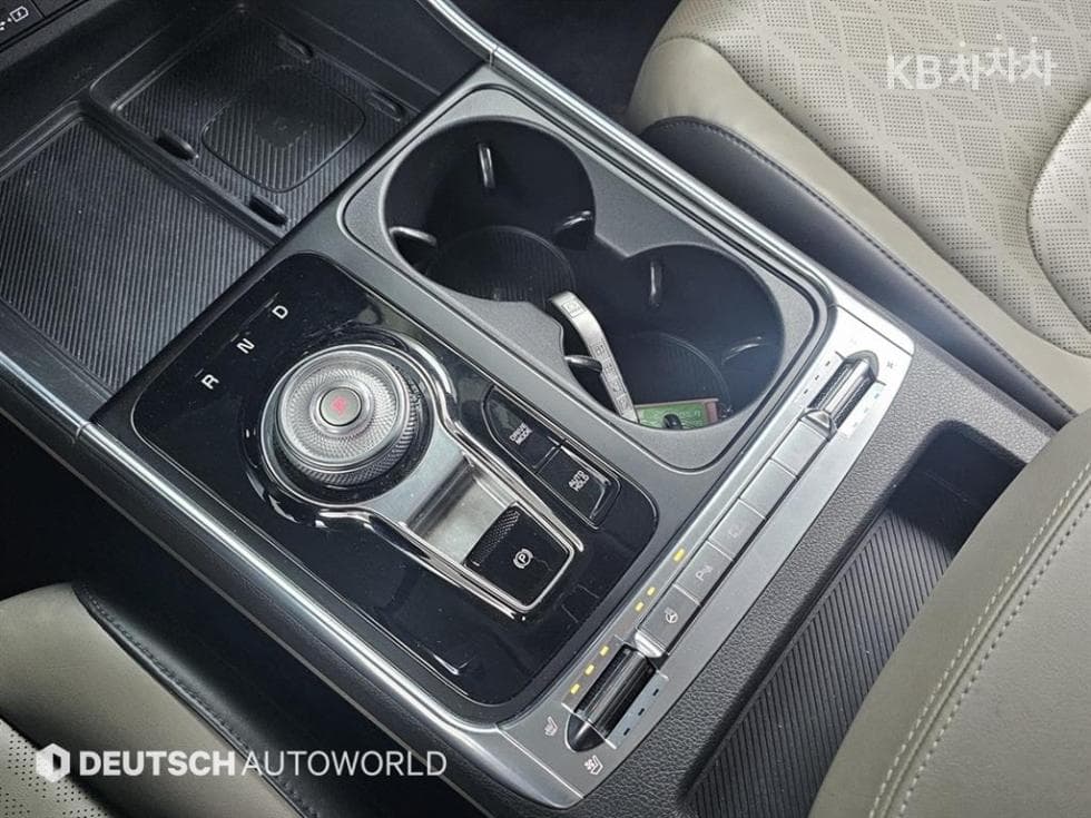 Киа The New (фейслифт) Канивал Хибрид 4-то поколение1.6 HEV 9-местен Noblesse - 9