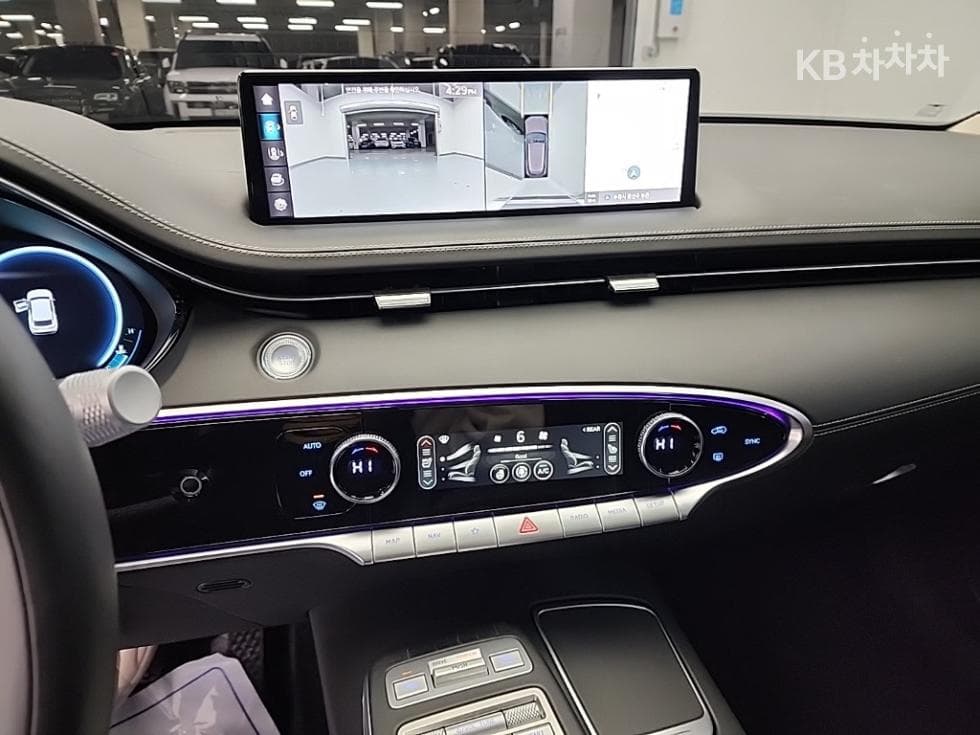 Genesis GV70Gasoline 3.5T AWD - 10