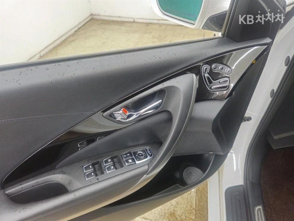 Hyundai Grandeur (Azera)HGHG300 Exclusive Special (special feature/edition) - 16