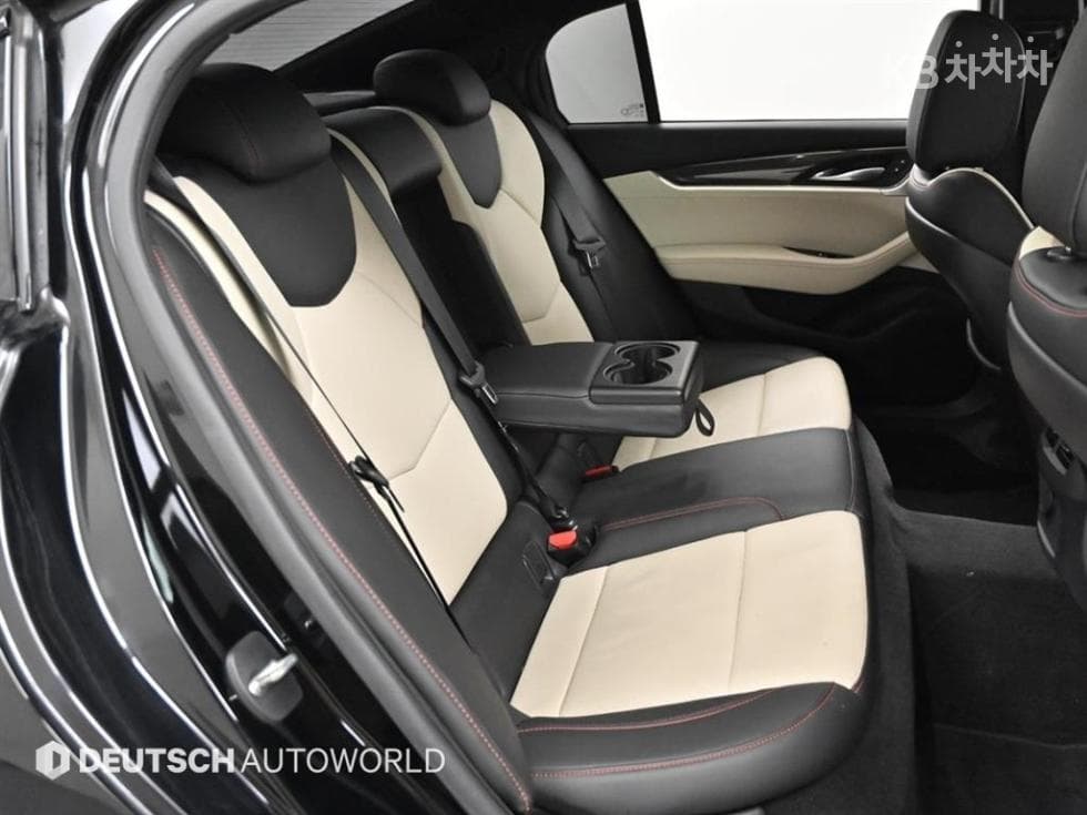 캐딜락 CT52.0 Turbo 2WD Sport - 12