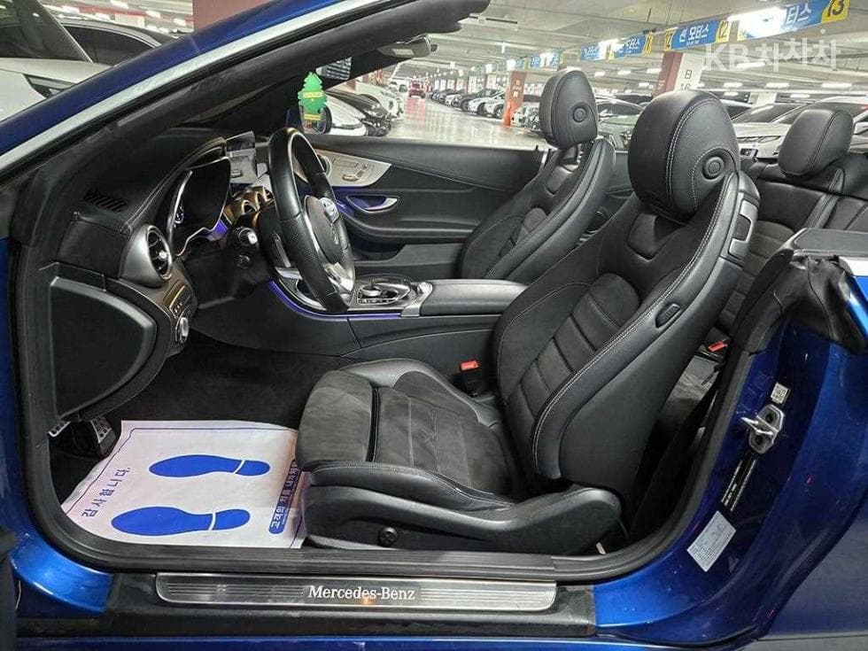 Mercedes-Benz The New (фейслифт) C-КласC200 Cabriolet - 6