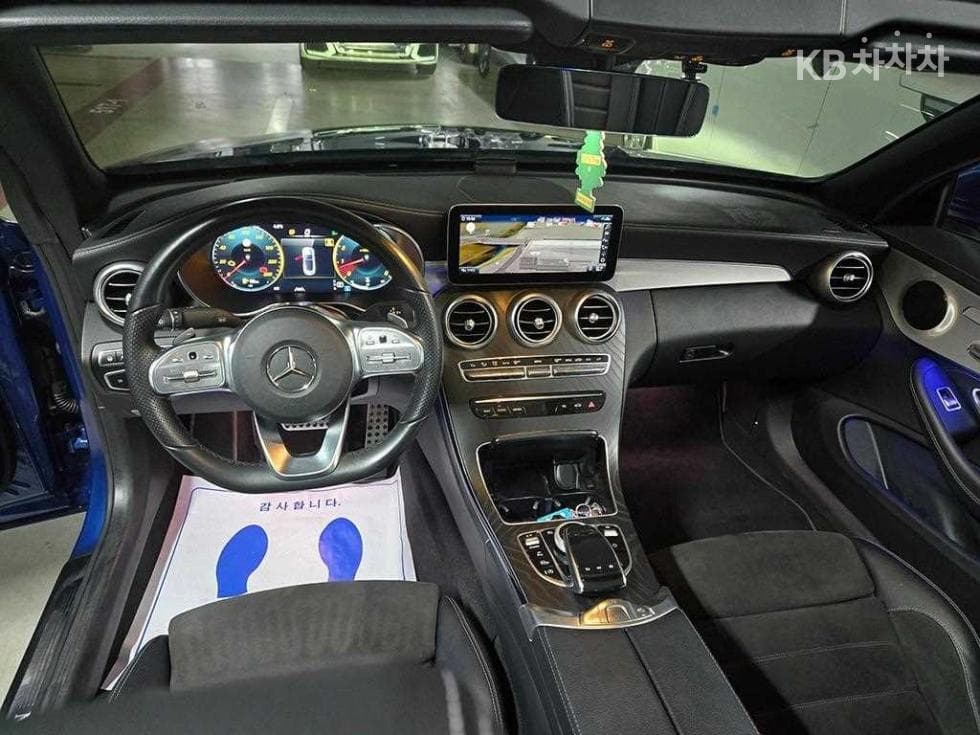 Mercedes-Benz The New (фейслифт) C-КласC200 Cabriolet - 11
