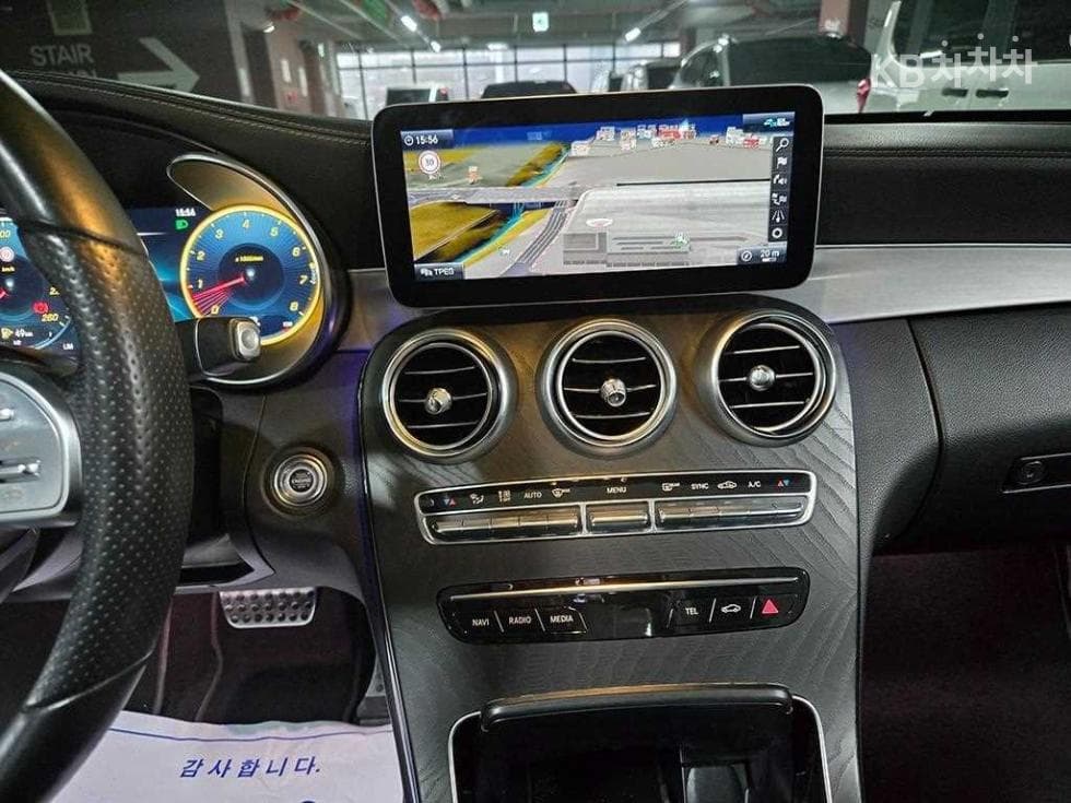 Mercedes-Benz The New (фейслифт) C-КласC200 Cabriolet - 12