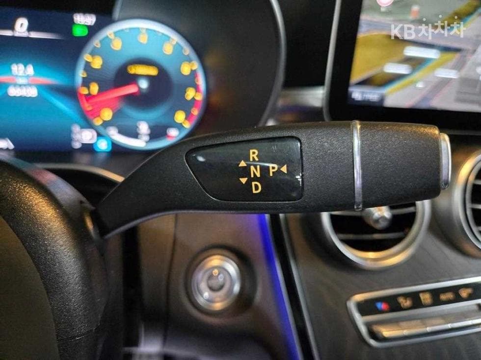 Mercedes-Benz The New (фейслифт) C-КласC200 Cabriolet - 13