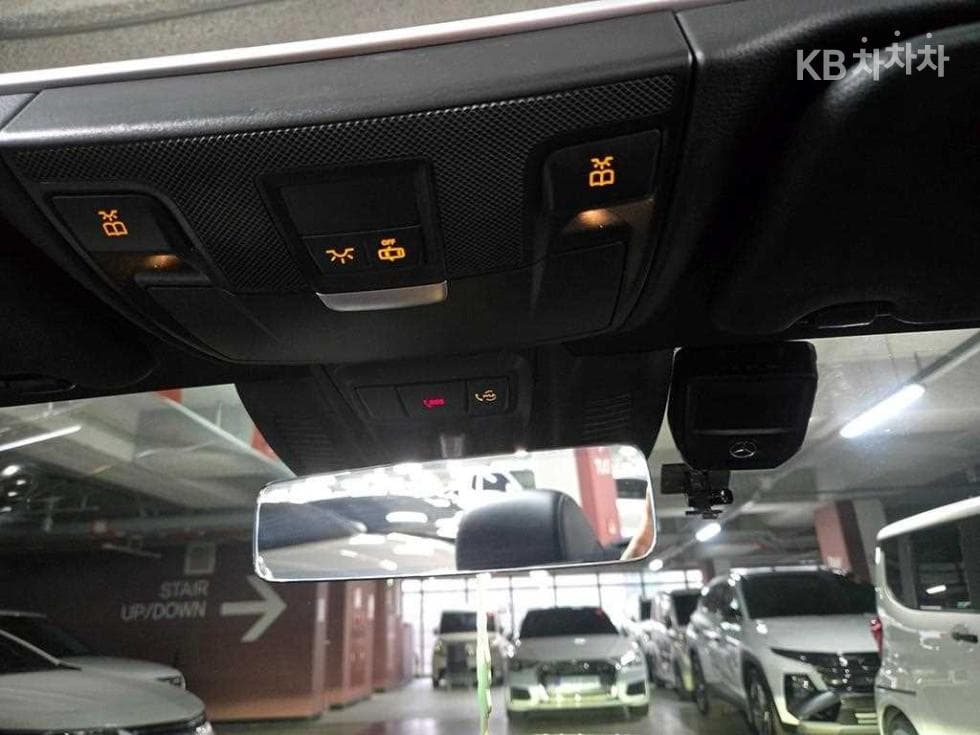 Mercedes-Benz The New (фейслифт) C-КласC200 Cabriolet - 17