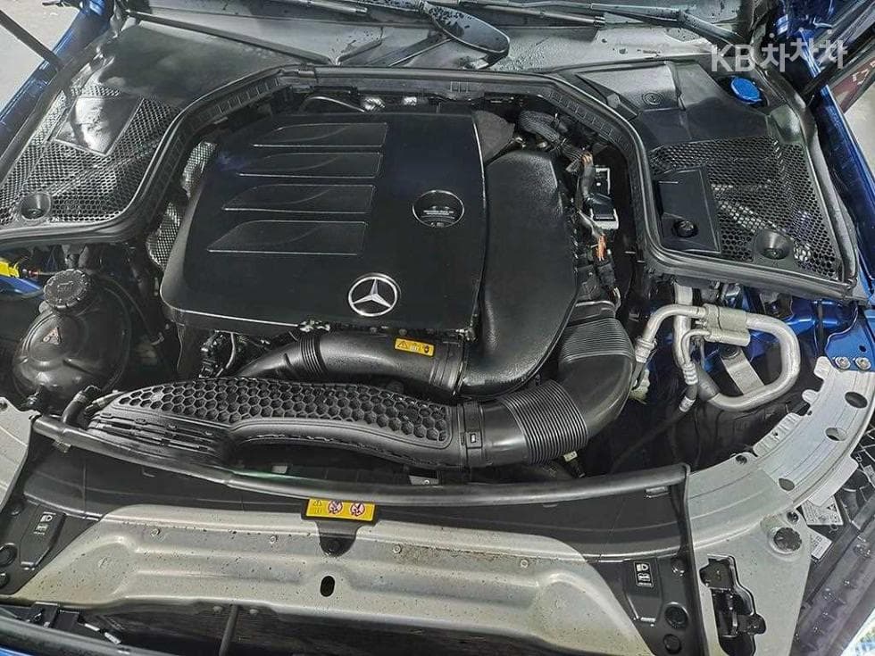 Mercedes-Benz The New (фейслифт) C-КласC200 Cabriolet - 19