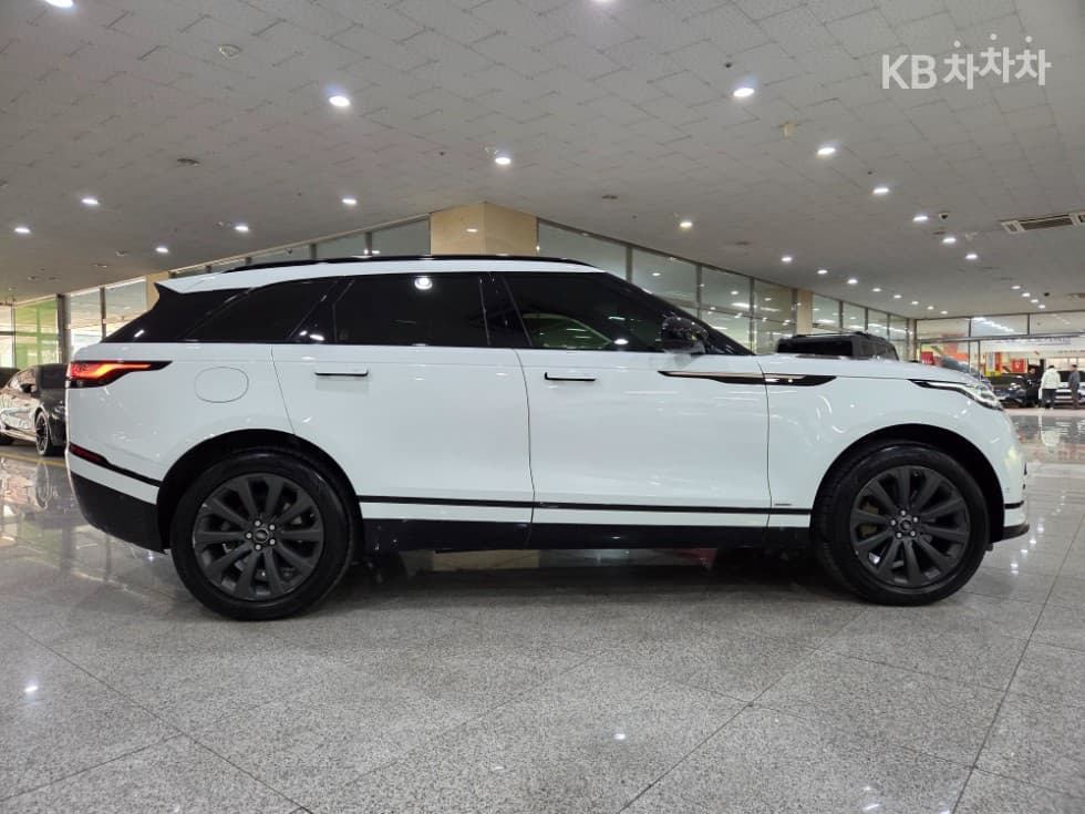 Land Rover Range Rover 벨라3.0 P380 R-Dynamic SE - 5
