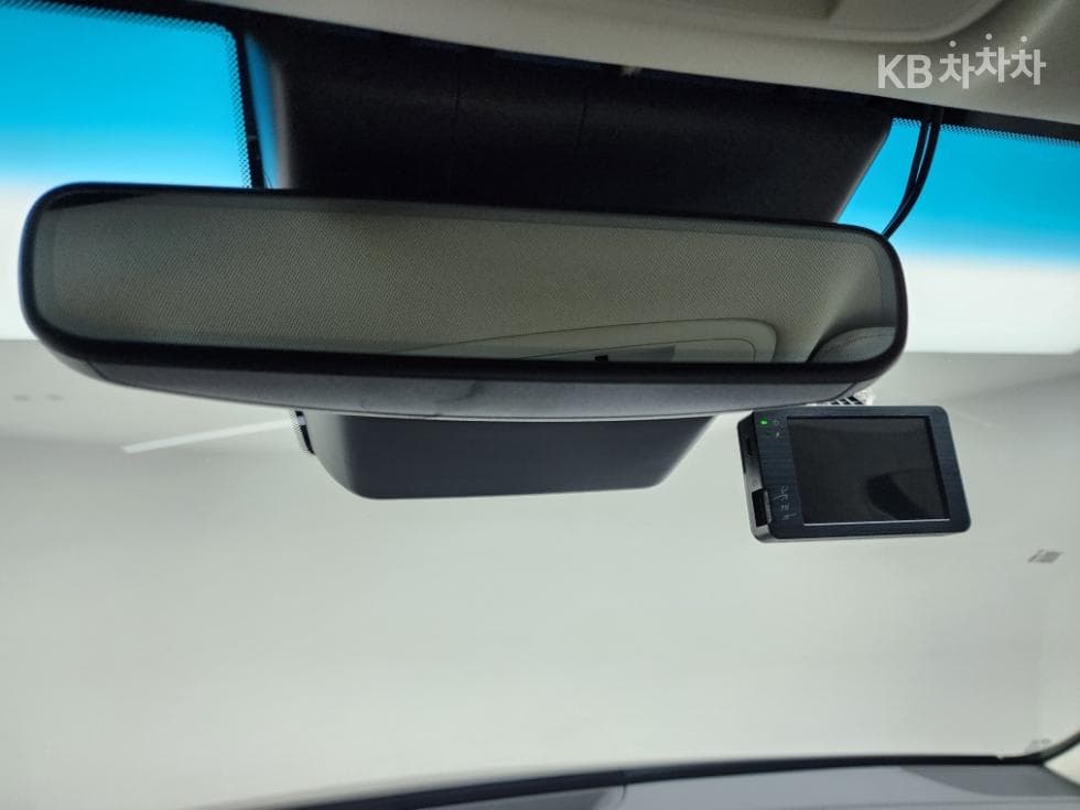 Хюндай The New (фейслифт) Grandeur (Azera) Хибрид2.4 Le Blanc - 12