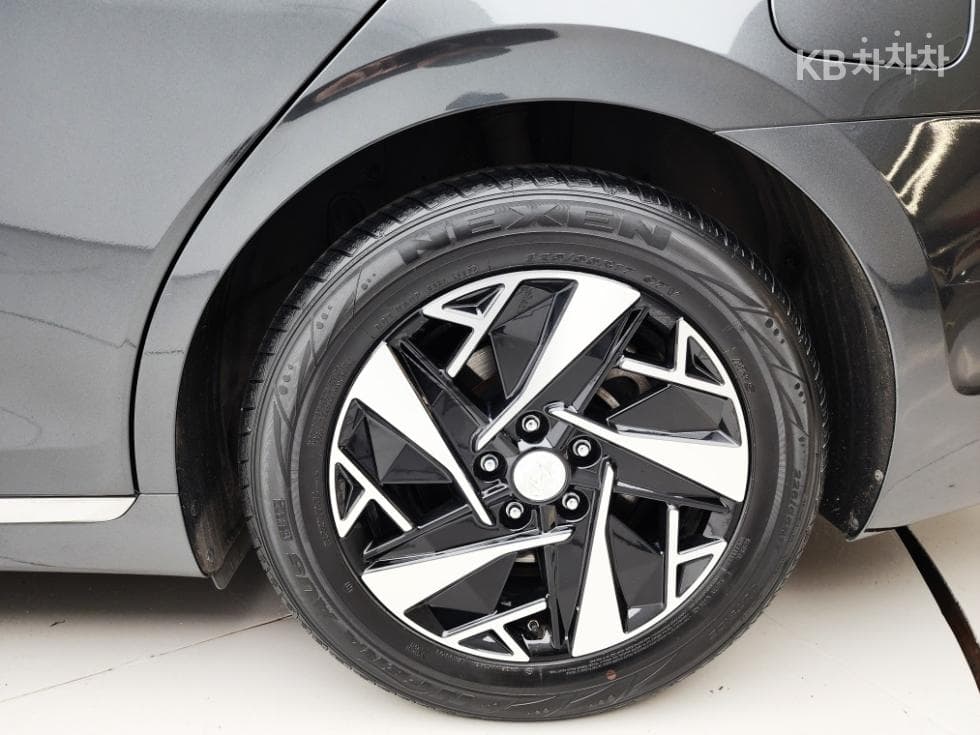 Хюндай The New (фейслифт) Grandeur (Azera) Хибрид2.4 Le Blanc - 26