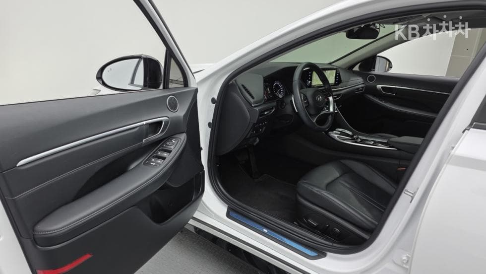 Хюндай Соната (DN8)2.0 Premium Plus - 13