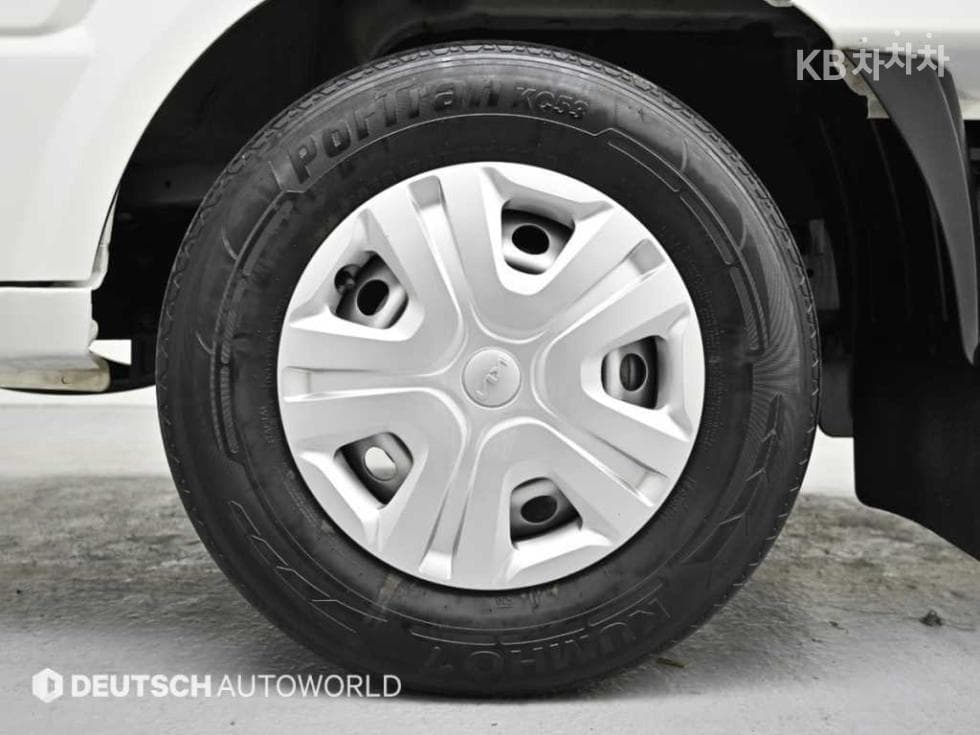 Kia The New (facelift) Bongo 3 (light truck)LPG Box Truck 1 Ton Standard King Cab Extra Long L - 7