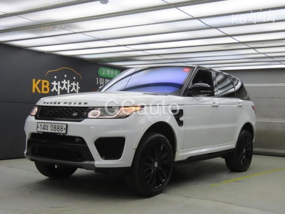 Land Rover New Range Rover Sport 5.0 SVR - Image 1
