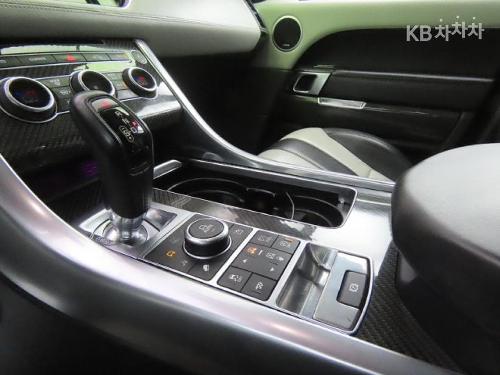 Land Rover New Range Rover Sport5.0 SVR - 11