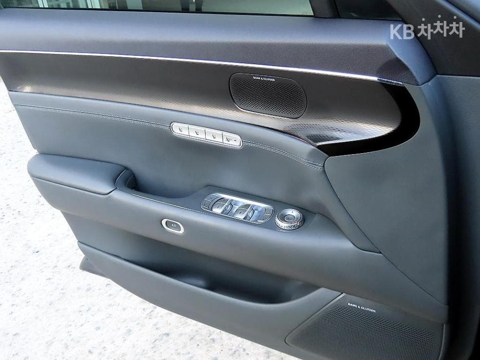 Дженезис G90(RS4)3.5T AWD Стандартен - 11