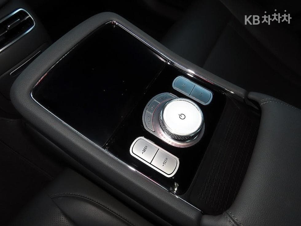 Дженезис G90(RS4)3.5T AWD Стандартен - 17