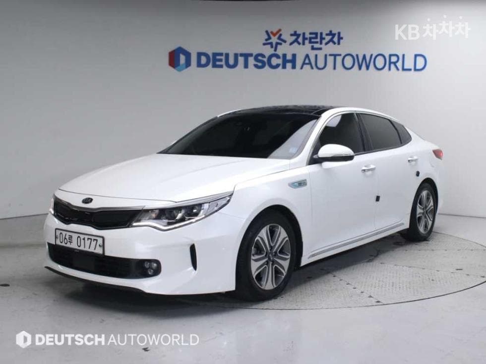 Kia K5 Hybrid Second generation 2.0 Noblesse Special (special feature/edition) - Image 1