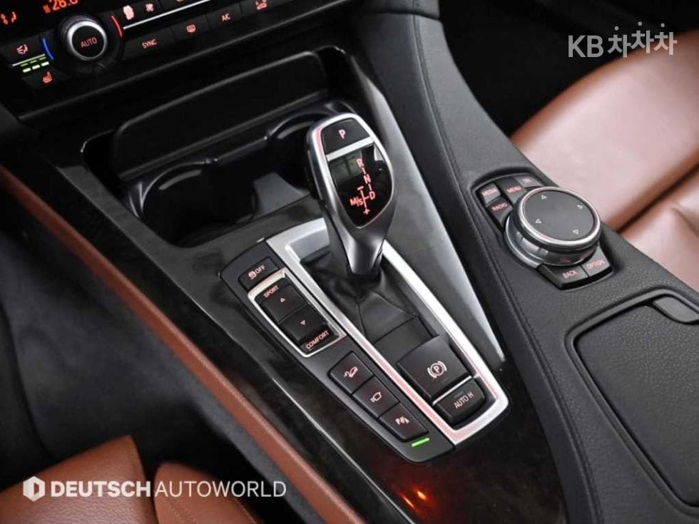 BMW Нов6 Series640d xDrive 그란Купе Стандартен - 9
