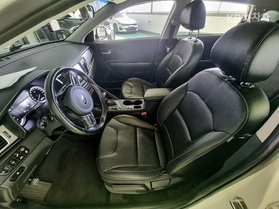 Киа Ниро1.6 Престиж - 21