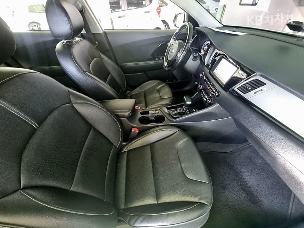 Киа Ниро1.6 Престиж - 25