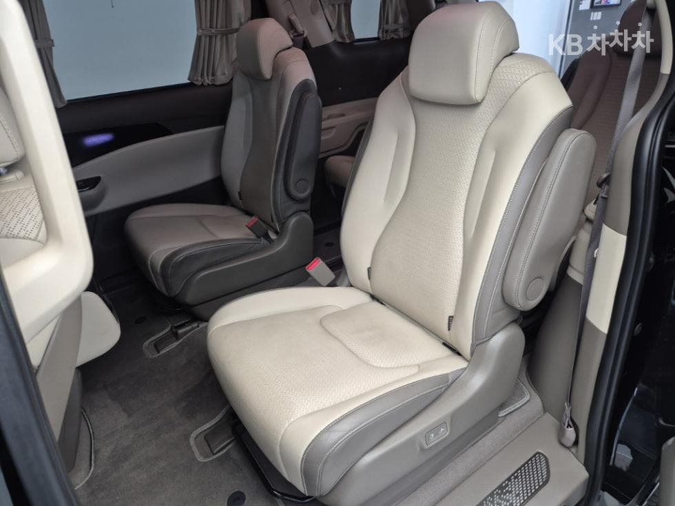 Киа Канивал 4-то поколениеВисок Лимузин (Канивал) G3.5 GDI 9-местен Signature - 12