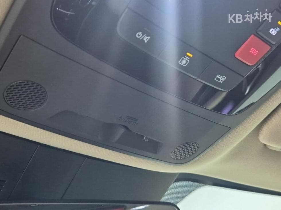 Киа Канивал 4-то поколениеВисок Лимузин (Канивал) G3.5 GDI 9-местен Signature - 16