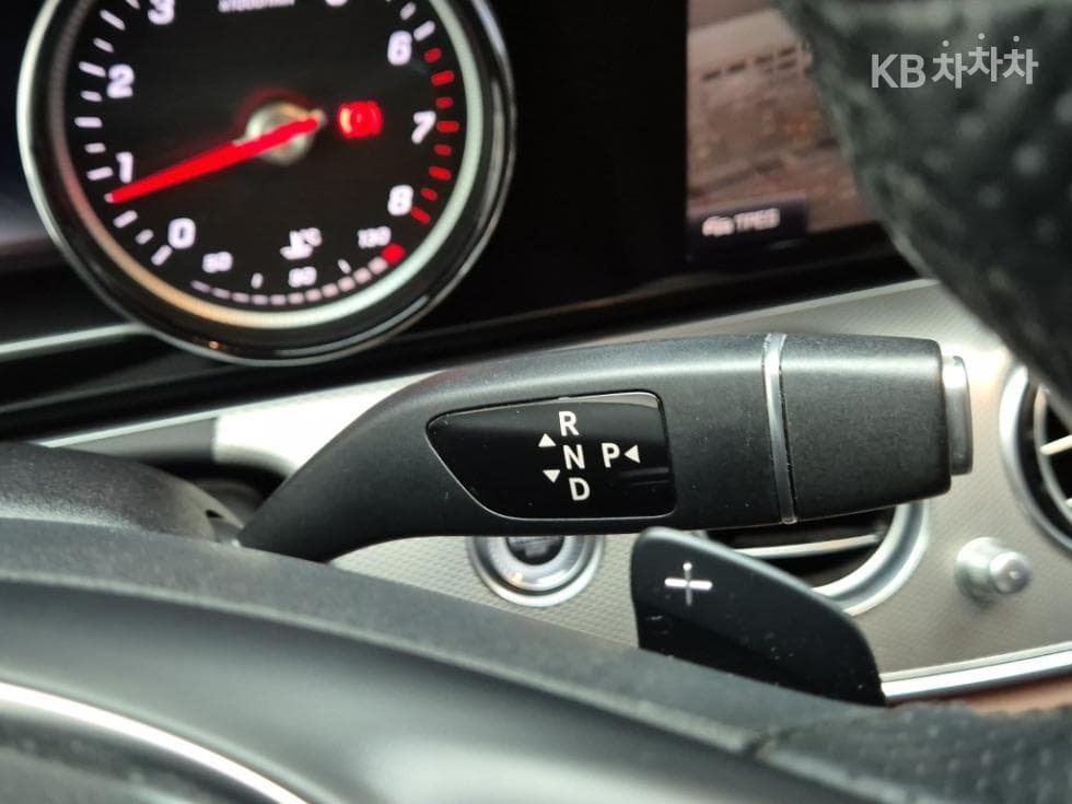 Mercedes-Benz New E-ClassE200 Avantgarde W214 - 8