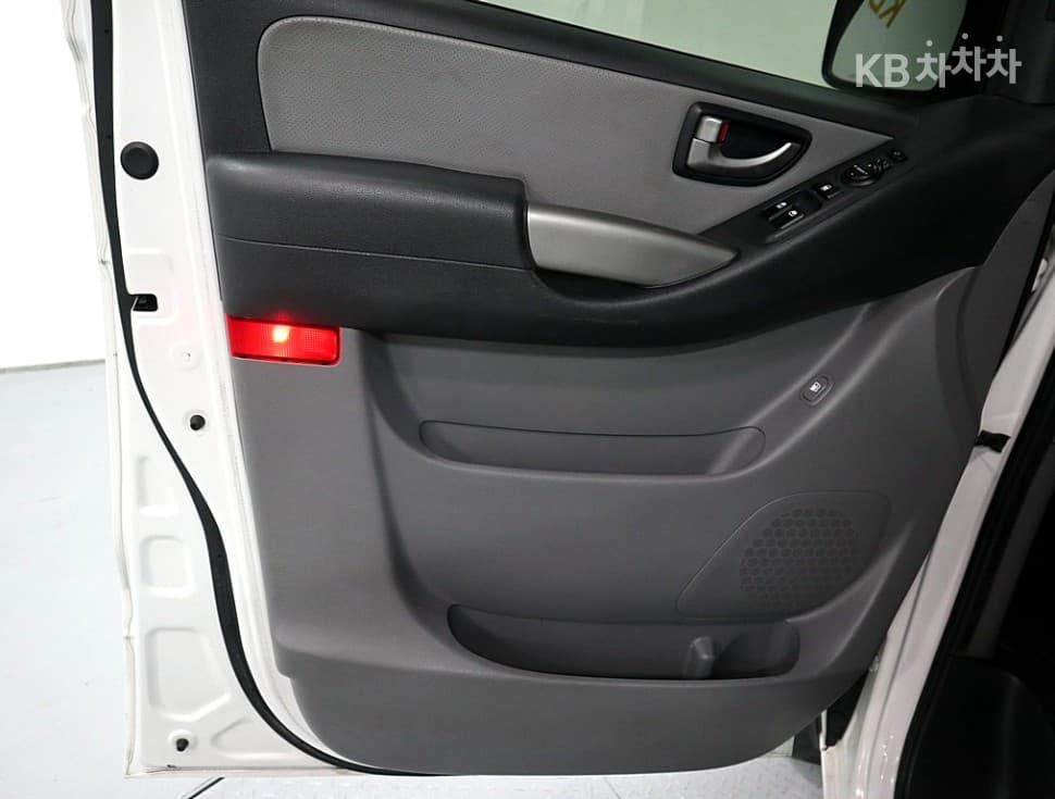 Hyundai The New (facelift) 그랜드 Star렉스Van 5-seater Modern - 8