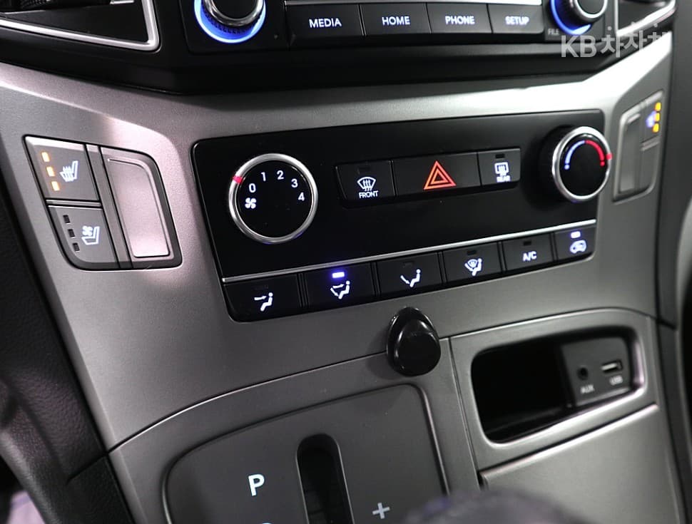 Hyundai The New (facelift) 그랜드 Star렉스Van 5-seater Modern - 13