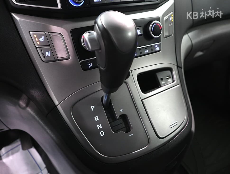 Hyundai The New (facelift) 그랜드 Star렉스Van 5-seater Modern - 14
