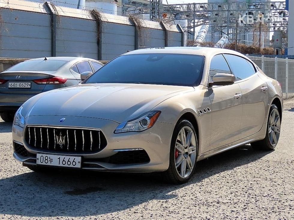 마세라티 콰트로Forte 3.0 Diesel V6 그란루쏘 - Image 1