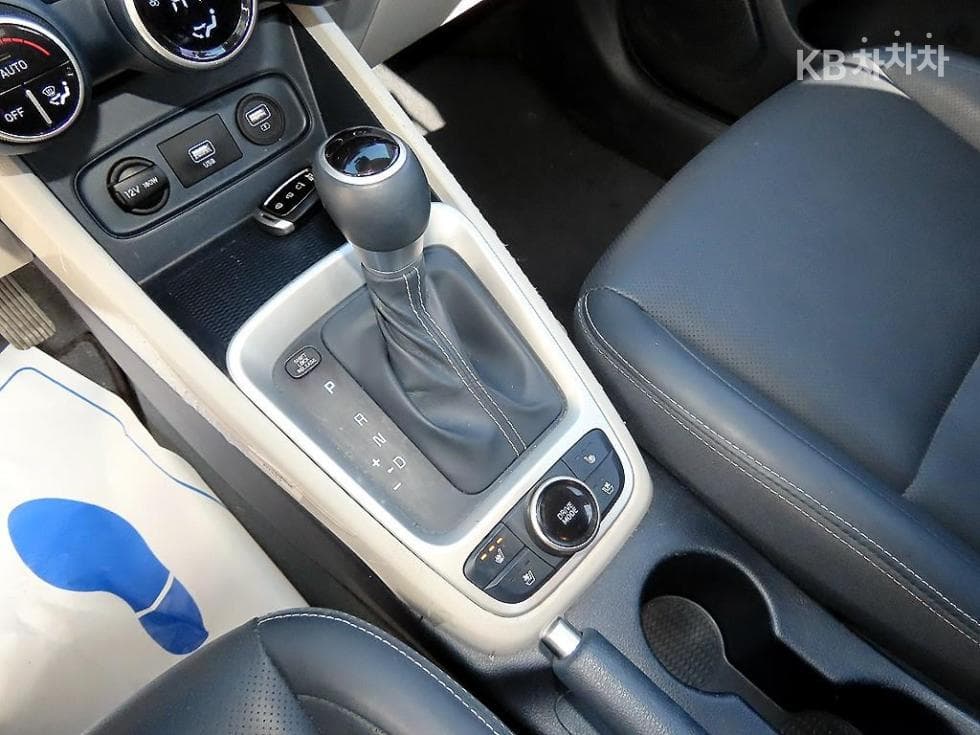 Хюндай ВениуБензин 1.6 Modern - 10