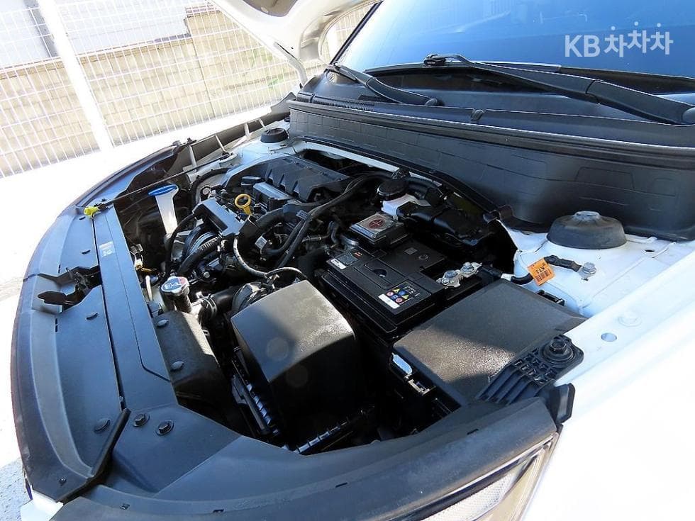 Хюндай ВениуБензин 1.6 Modern - 17