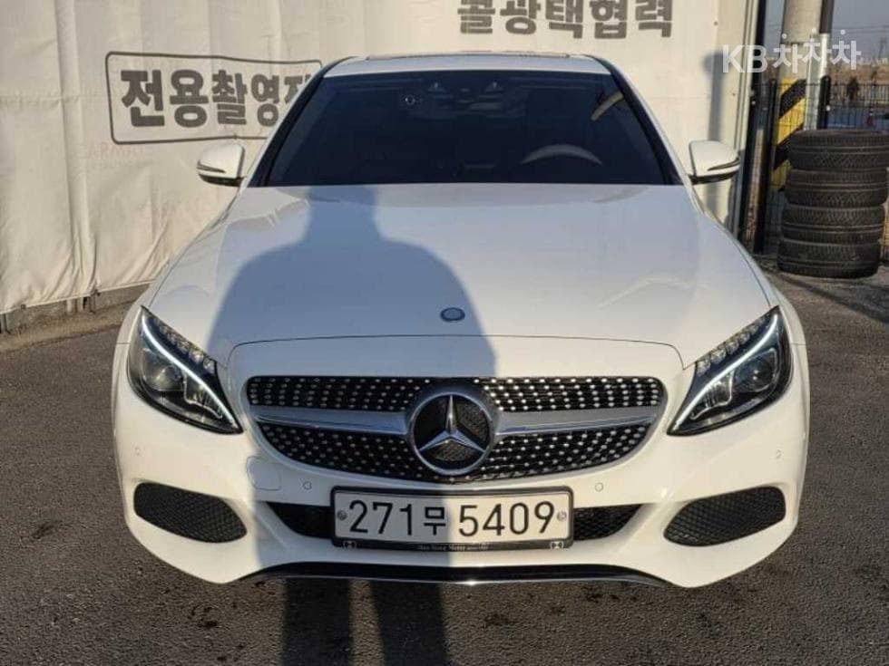 Mercedes-Benz The New (facelift) C-ClassC220d Avantgarde W205