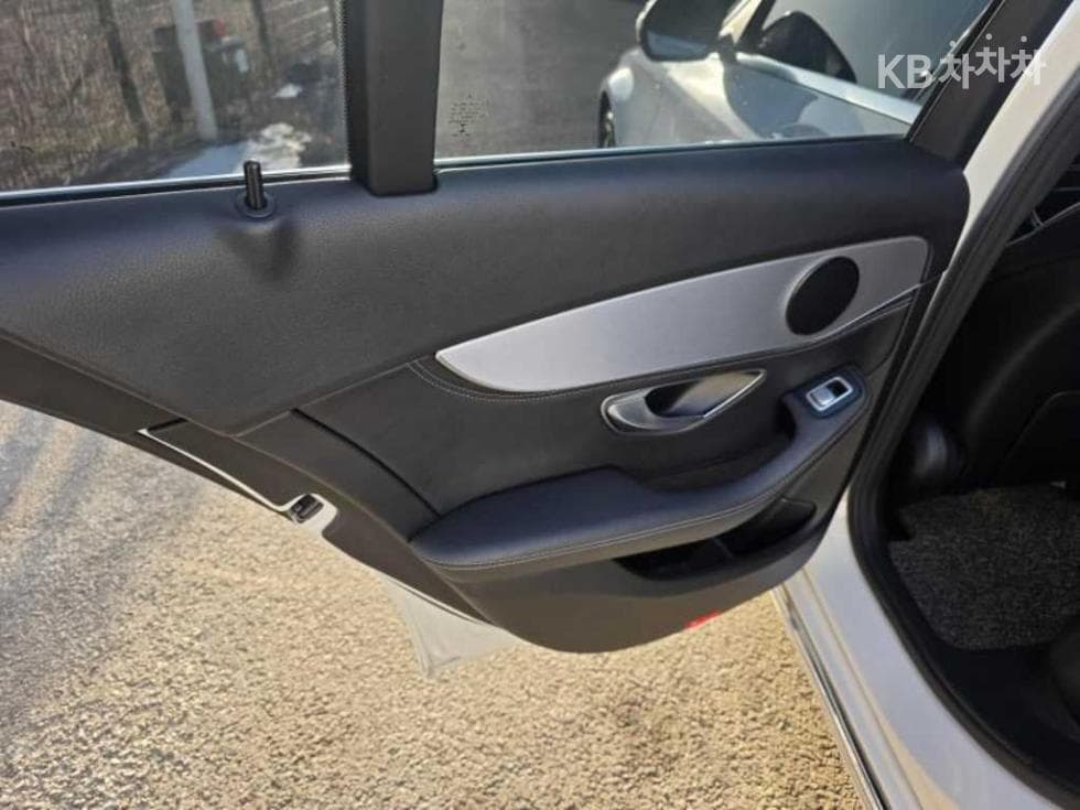 Mercedes-Benz The New (facelift) C-ClassC220d Avantgarde W205 - 6