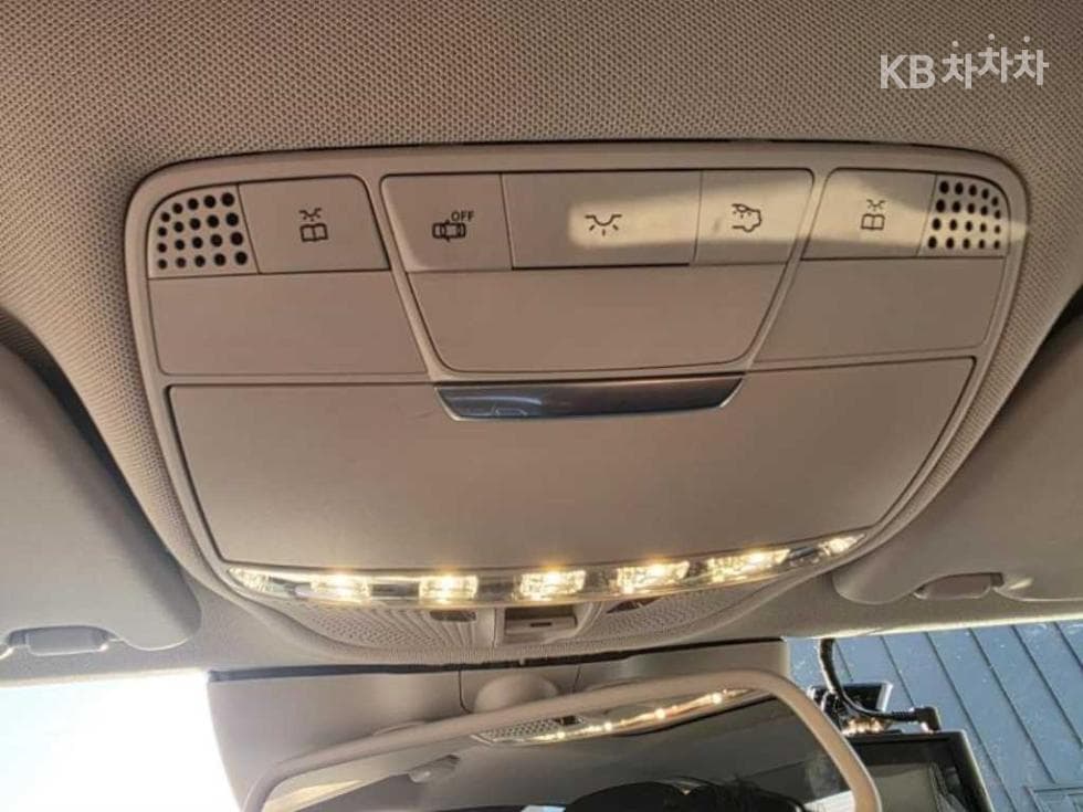 Mercedes-Benz The New (facelift) C-ClassC220d Avantgarde W205 - 16