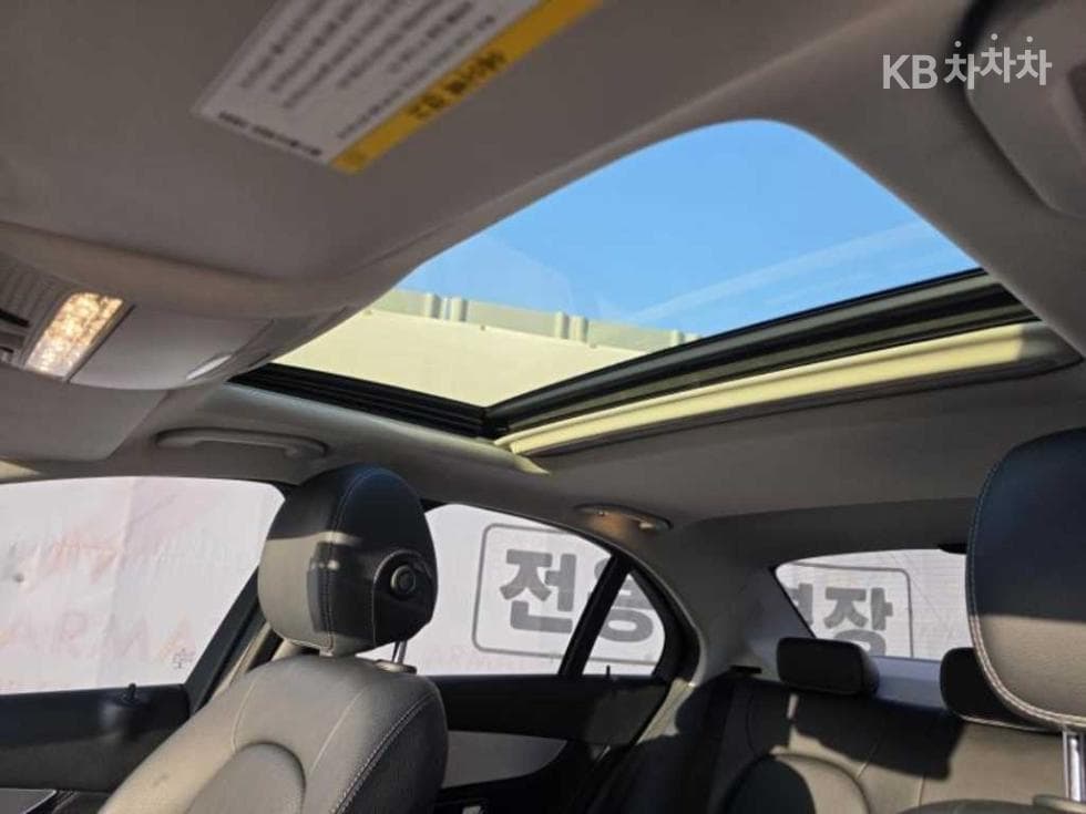 Mercedes-Benz The New (facelift) C-ClassC220d Avantgarde W205 - 17