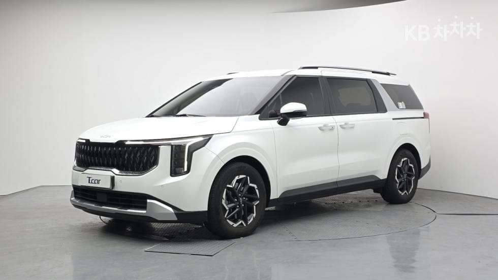 Kia The New (facelift) Carnival 4th generation D2.2 9-seater Prestige - Image 1