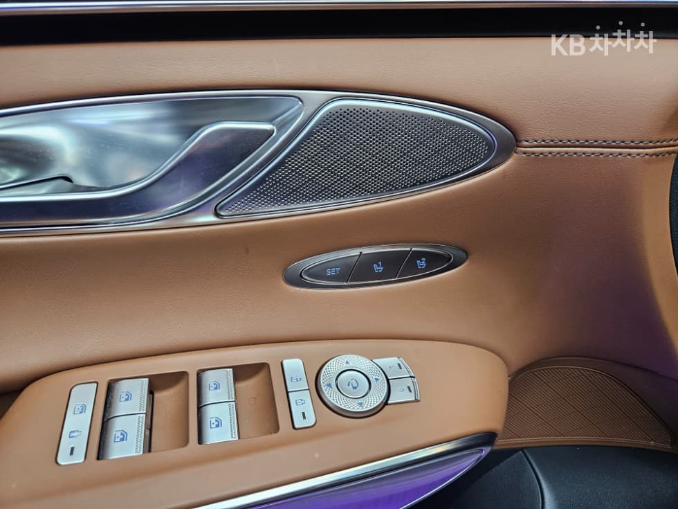 Дженезис GV70Бензин 2.5T 2WD - 14