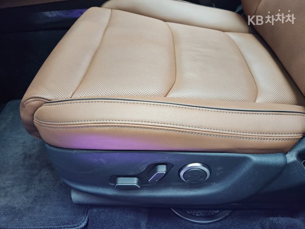 Дженезис GV70Бензин 2.5T 2WD - 15