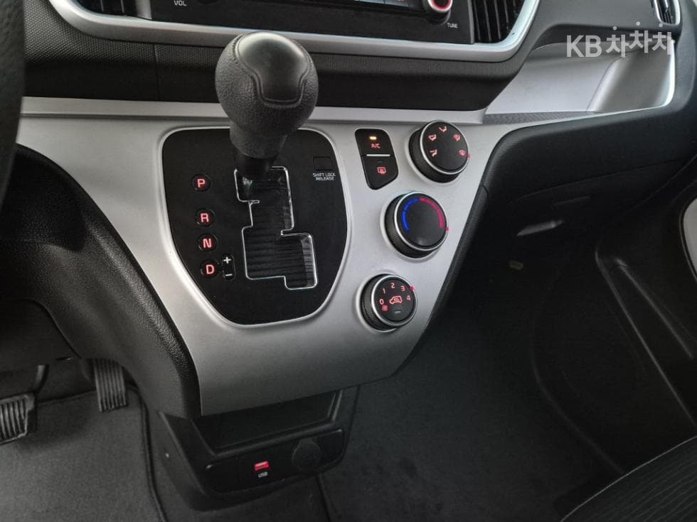 Киа The New (фейслифт) Рей (ван) Ван1.0 Бензин Ван 2-местен Стандартен - 8