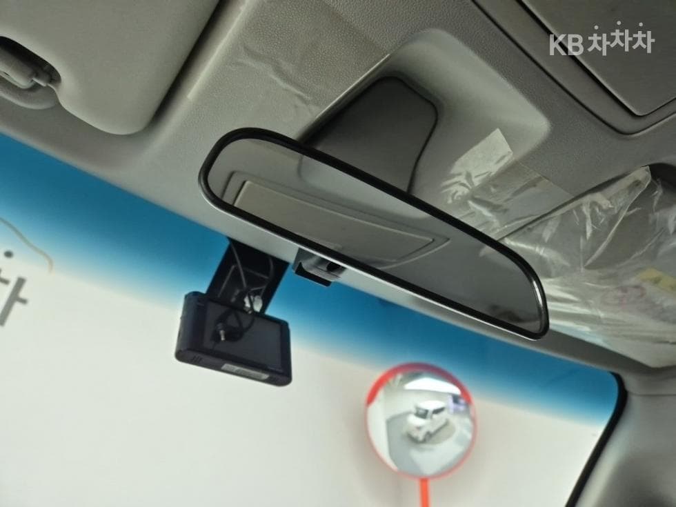 Киа The New (фейслифт) Рей (ван) Ван1.0 Бензин Ван 2-местен Стандартен - 13