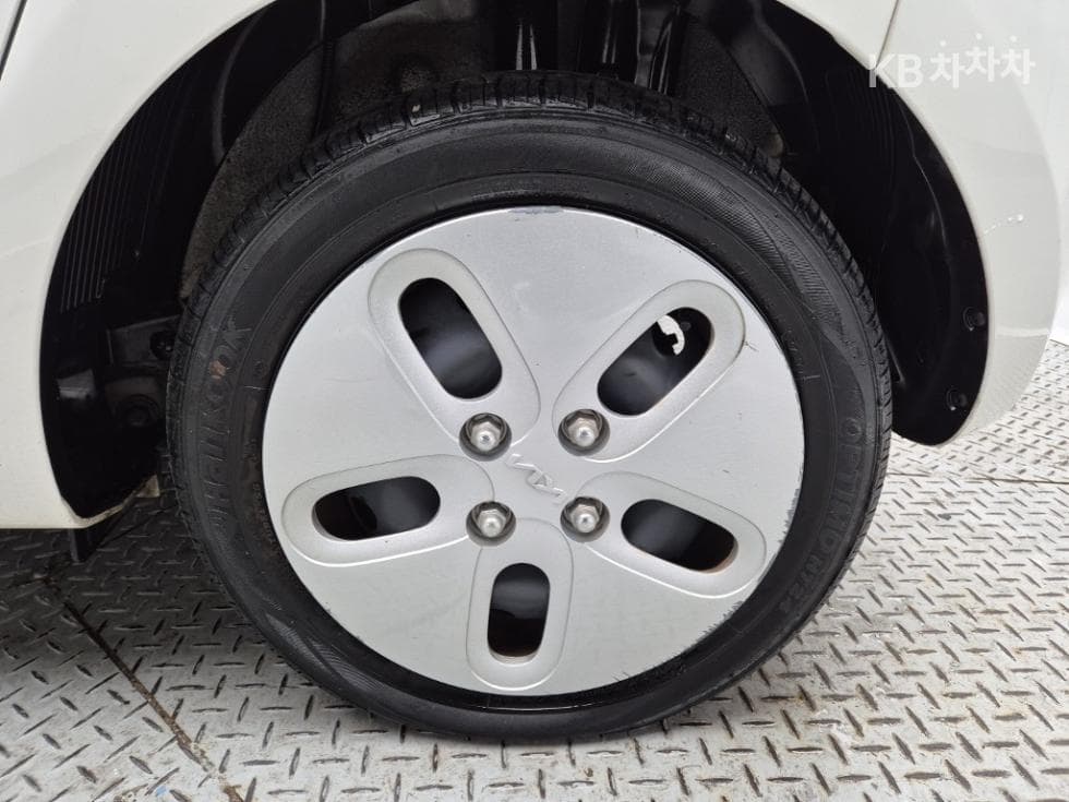 Киа The New (фейслифт) Рей (ван) Ван1.0 Бензин Ван 2-местен Стандартен - 18