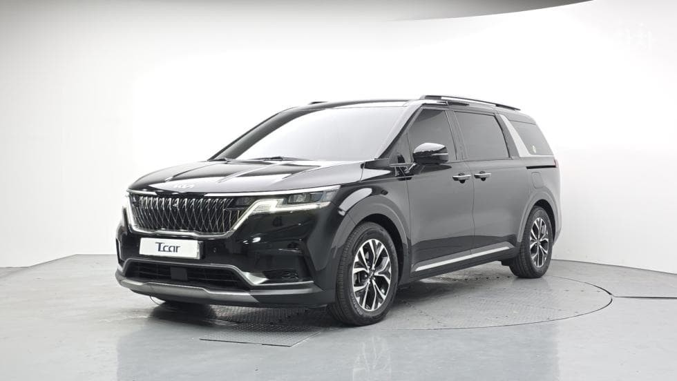 Kia Carnival 4th generation D2.2 9-seater Signature - Image 1