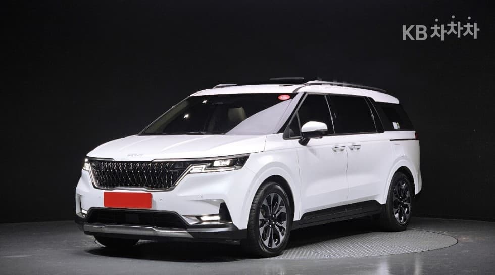 Kia Carnival 4th generation D2.2 9-seater Noblesse - Image 1