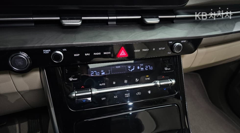 Kia Carnival 4th generationD2.2 9-seater Noblesse - 20