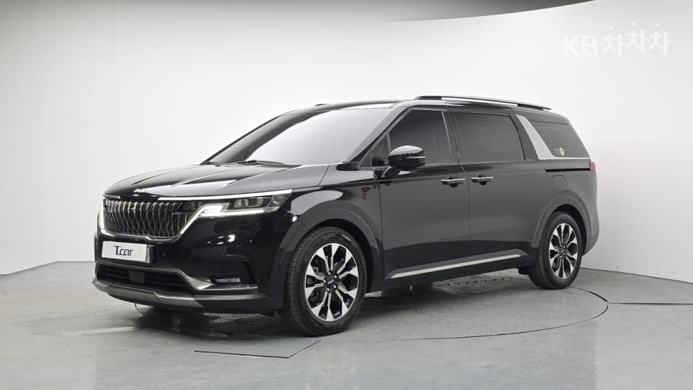 Kia Carnival 4th generation D2.2 9-seater Signature - Image 1