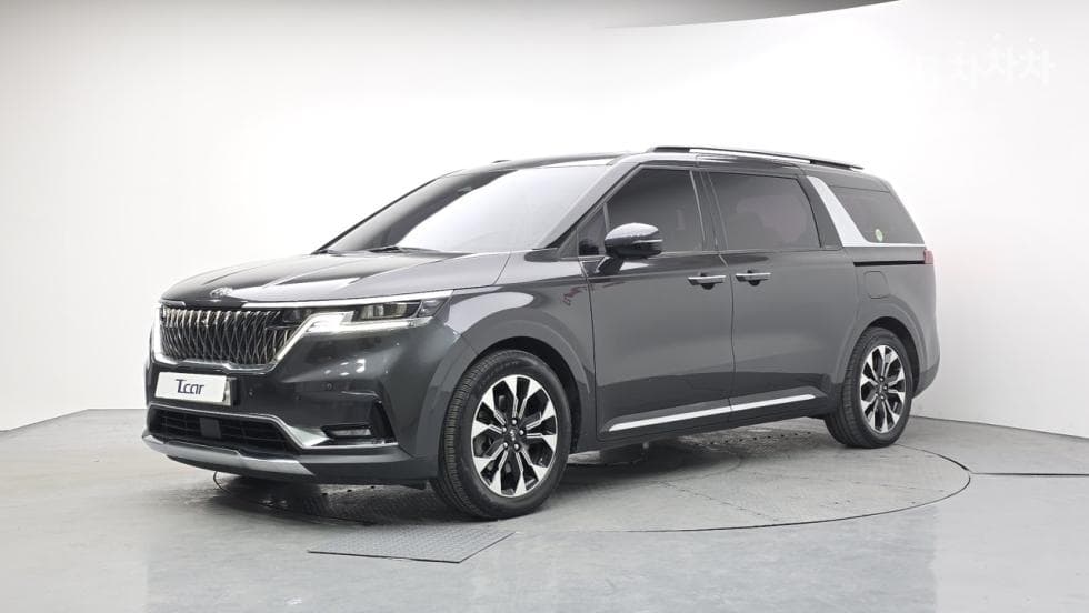 Kia Carnival 4th generation D2.2 9-seater Signature - Image 1